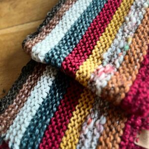 Echarpe tricotée main en France - "Swinging Seventies"